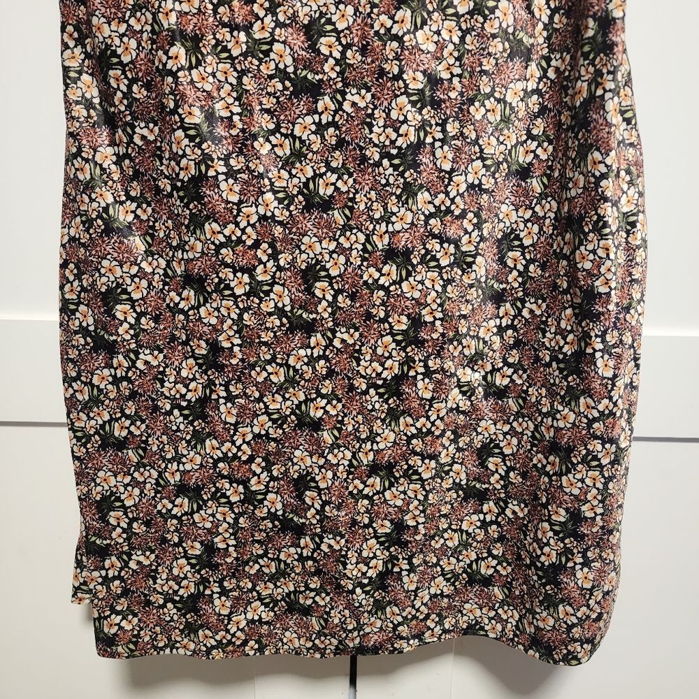 Floral satin mini dress perfect for Fall small - Picture 2 of 10